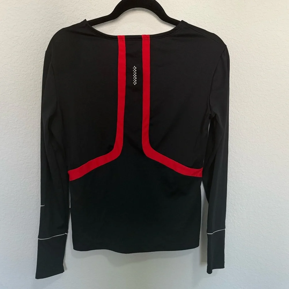 Nike Black and Red Long Sleeve Athletic Top Sphere Dry Medium
